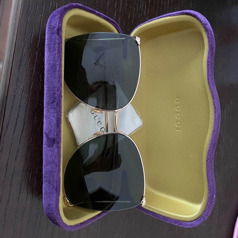 Stylish oversized Gucci glasses. Excellent condition with original box & duster
